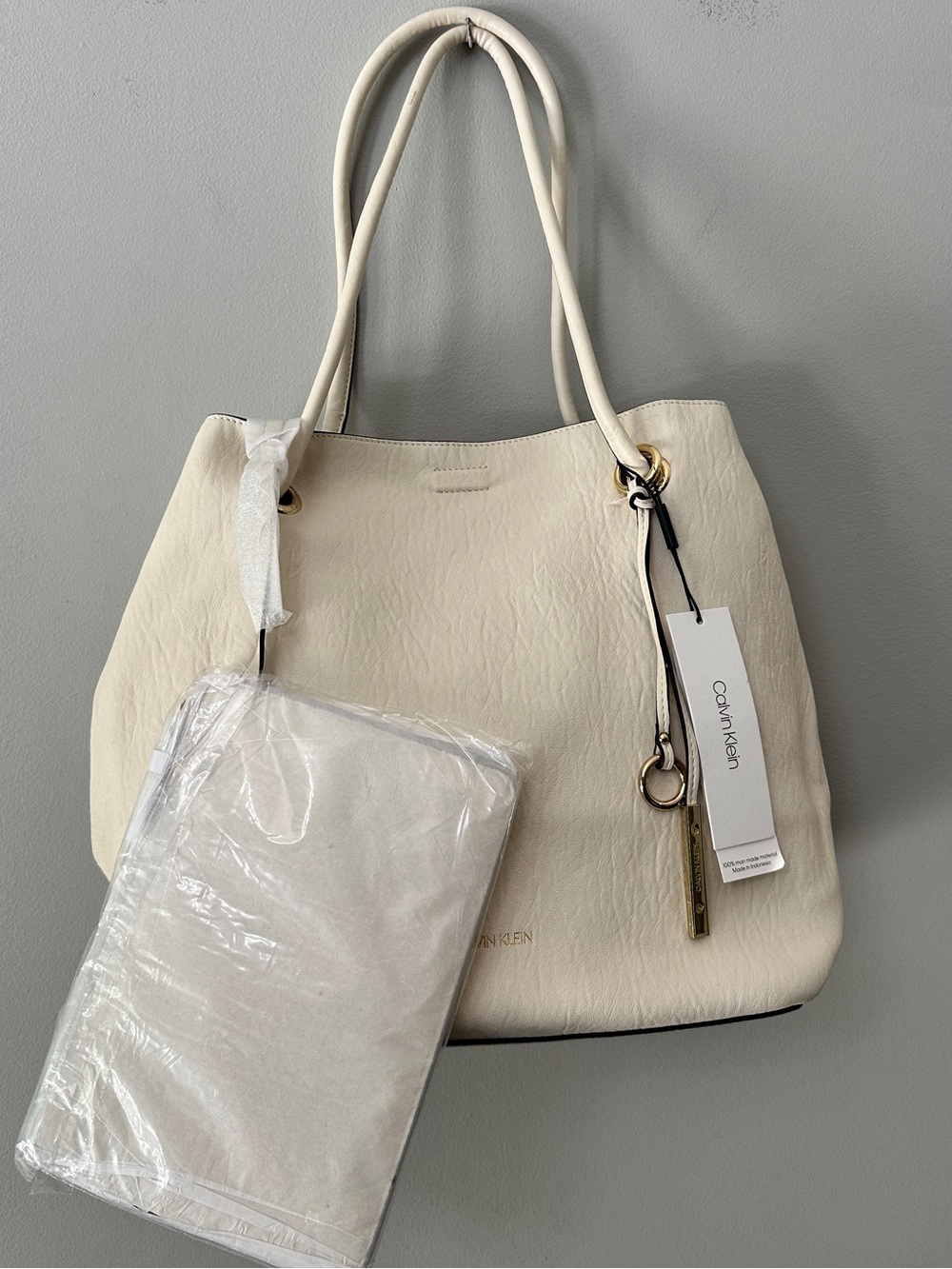 NWT Calvin Klein Reversible White/Tan Tote Bag with Pouch & Dust Bag